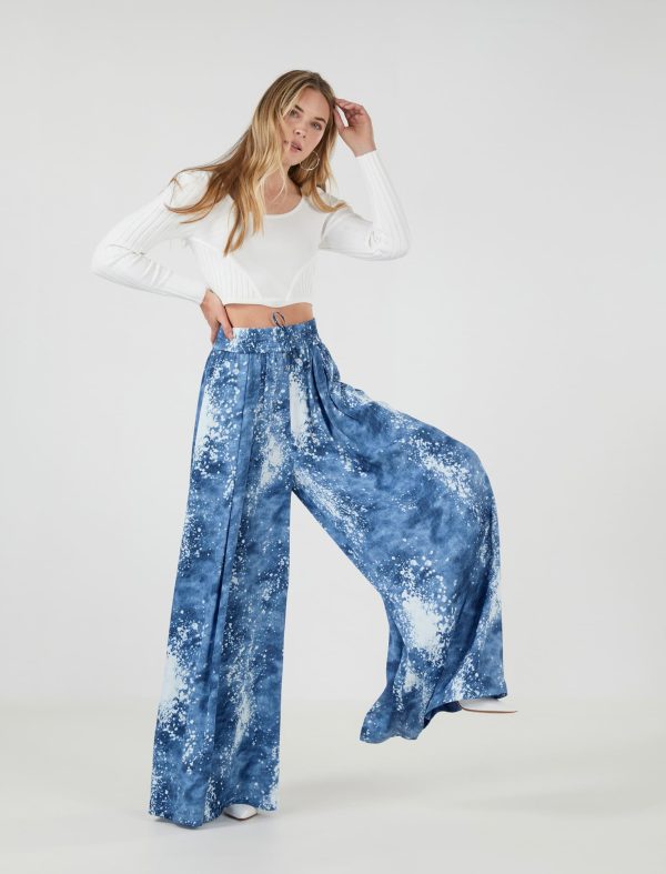 BCBG MILTA WIDE LEG PANTS - DENIM BLUE COMBO - Image 3