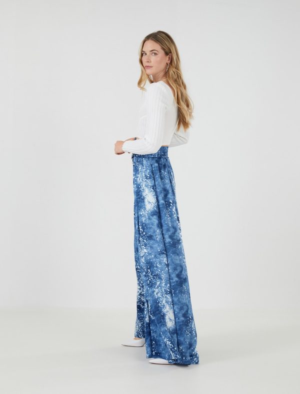 BCBG MILTA WIDE LEG PANTS - DENIM BLUE COMBO - Image 4