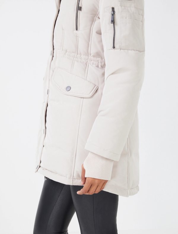 BCBG FIT-AND-FLARE HOODED PARKA JACKET - PEARL - Image 4